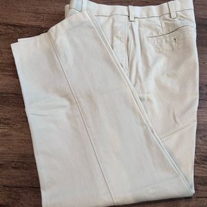 Men’s khaki pants